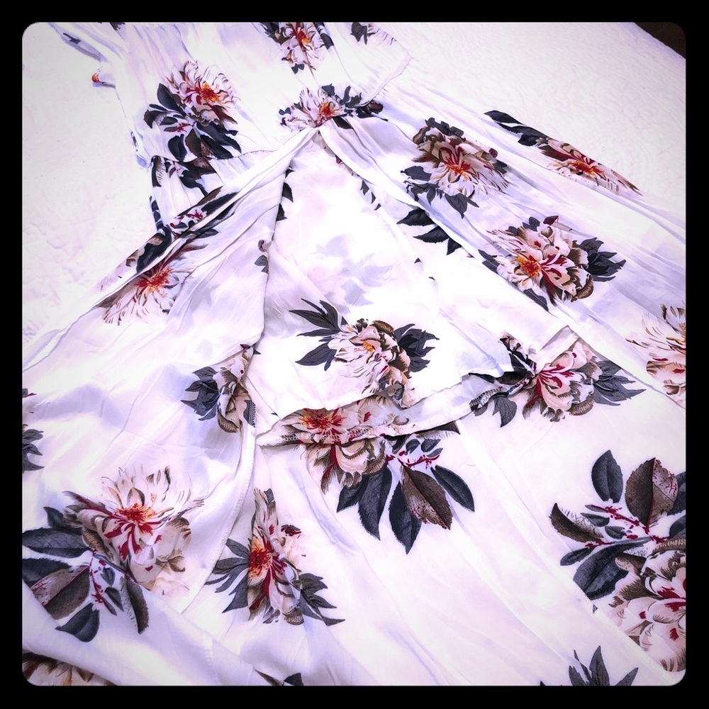 NWT - Floral Jumper with skirt